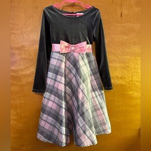 Beautiful party dress.